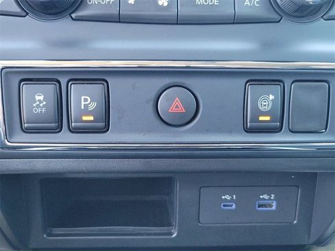 Certified 2024 Nissan Titan SV image 14