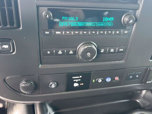 Used 2025 Chevrolet Express 3500 LT w/ LT Preferred Equipment Group RWD image 15