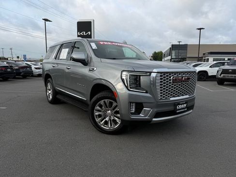 Used 2023 GMC Yukon Denali AWD/4WD image 2