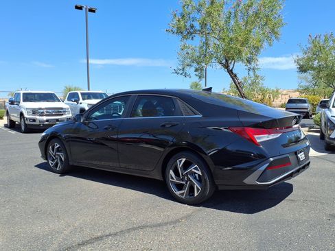 New 2026 Hyundai Elantra Limited FWD image 4