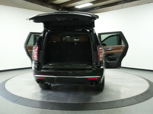 Used 2023 Chevrolet Tahoe High Country AWD/4WD image 13
