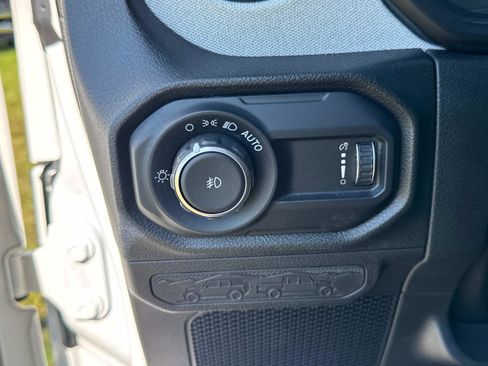 Certified 2024 Jeep Wrangler Sport S image 33