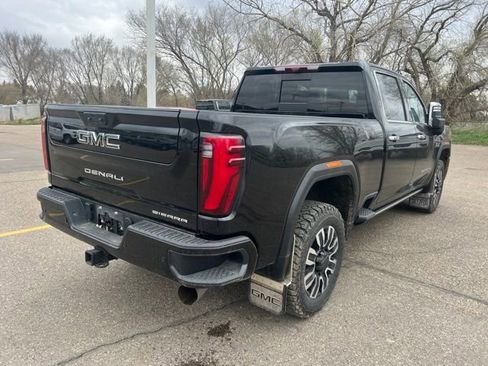 Used 2024 GMC Sierra 2500 Denali Ultimate AWD/4WD image 8