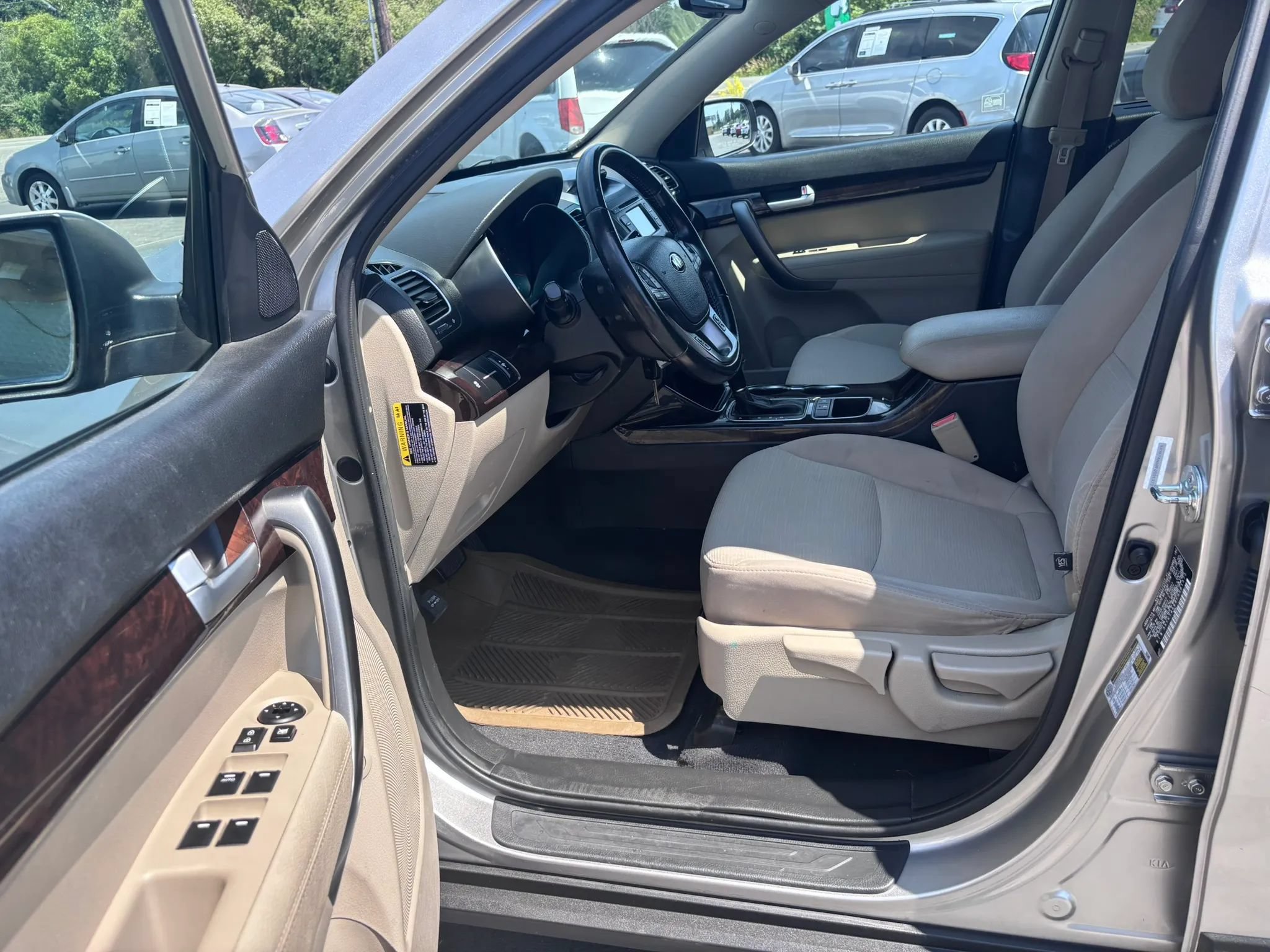 Used 2015 Kia Sorento LX FWD image 11