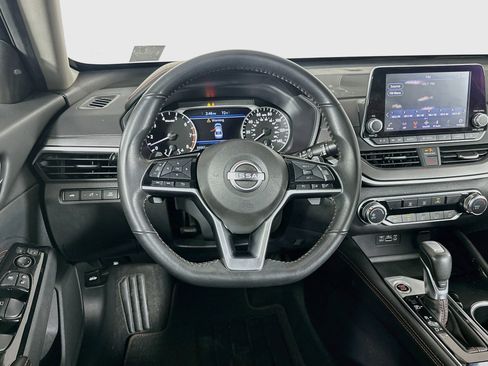 Used 2023 Nissan Altima 2.5 SR AWD/4WD image 18