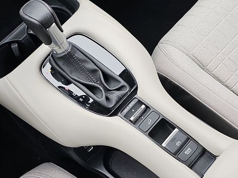 Used 2024 Honda HR-V LX image 26