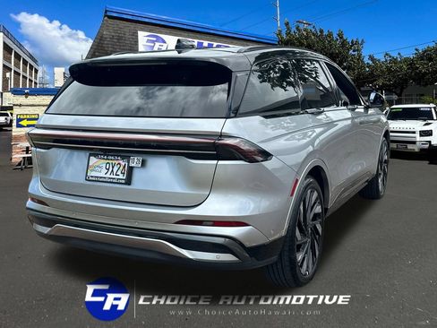 Used 2024 Lincoln Nautilus Reserve w/ Equipment Group 202A AWD/4WD image 8