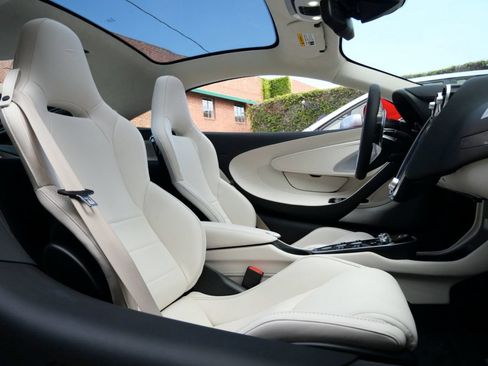 Used 2023 McLaren GT RWD image 12