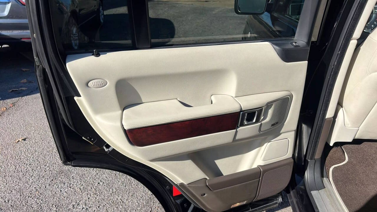 Used 2011 Land Rover Range Rover HSE AWD/4WD image 18