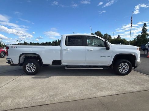 Used 2025 Chevrolet Silverado 2500 LT w/ Convenience Package AWD/4WD image 6
