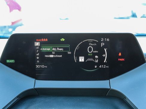 Used 2025 Toyota Prius XLE image 27