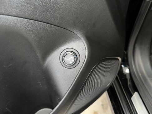 Certified 2023 Buick Encore GX Select w/ Sport Touring Package image 9