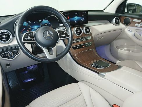 Used 2022 Mercedes-Benz GLC 300 4MATIC image 9