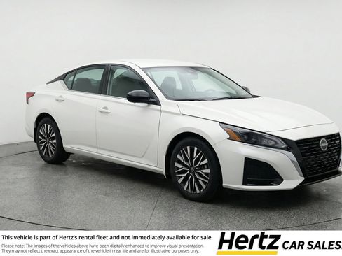 Used 2025 Nissan Altima 2.5 SV FWD image 1