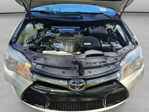 Used 2015 Toyota Camry SE FWD image 32