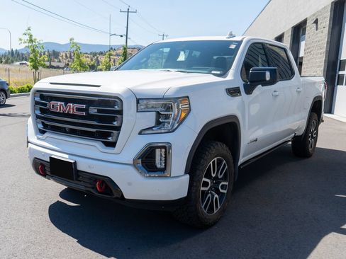 Used 2020 GMC Sierra 1500 AT4 w/ AT4 Premium Package AWD/4WD image 3