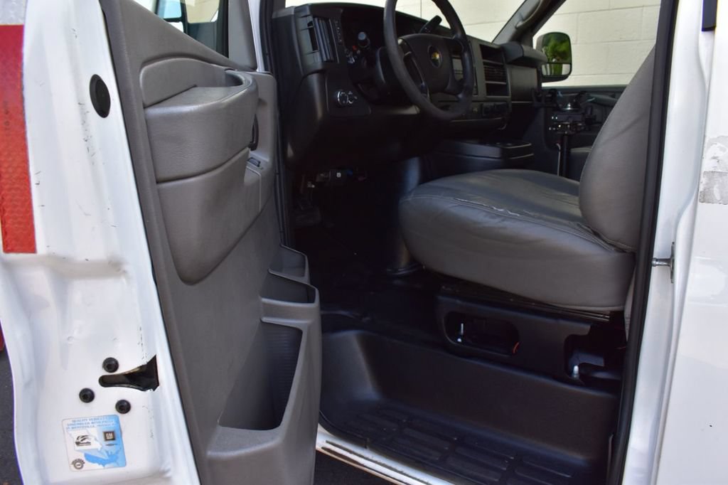 Used 2014 Chevrolet Express 2500 RWD image 15