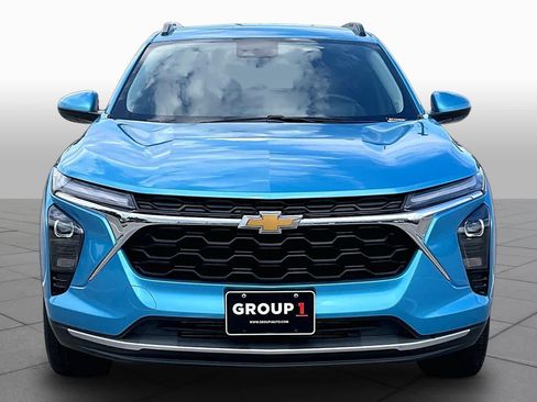 Used 2025 Chevrolet Trax LT w/ Driver Confidence Package FWD image 4