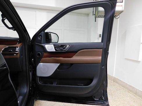 Used 2024 Lincoln Navigator L Reserve w/ Equipment Group 201A image 93