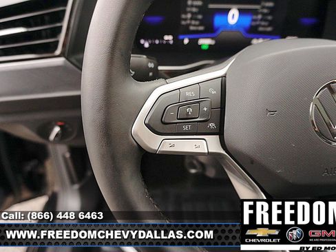 Used 2024 Volkswagen Jetta SE FWD image 20