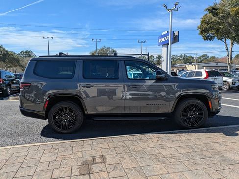 Used 2024 Jeep Wagoneer Series II image 7