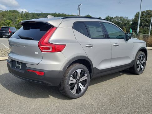 Used 2023 Volvo XC40 Recharge Plus w/ Protection Package Premier image 4