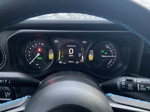 Used 2024 Jeep Wrangler Unlimited Rubicon 4xe w/ Technology Group image 18