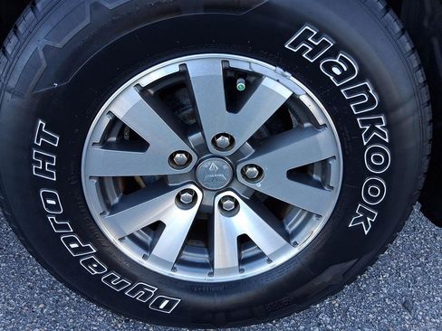 Used 2007 Mitsubishi Raider LS image 36