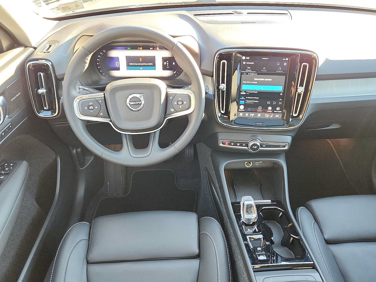 Certified 2024 Volvo XC40 B5 Plus w/ Protection Package Premier AWD/4WD image 11