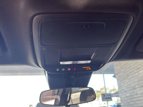 Used 2025 GMC Acadia Elevation FWD image 17