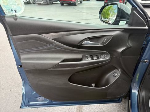 Used 2024 Buick Envista Sport Touring w/ Convenience I Package FWD image 18