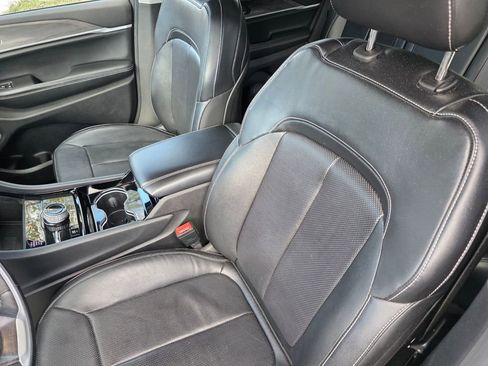 Used 2022 Jeep Grand Cherokee Limited 4xe w/ Luxury Tech Group II image 11