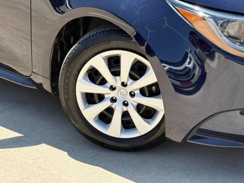Used 2024 Toyota Corolla LE FWD image 4