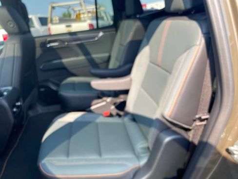 Used 2024 GMC Acadia AT4 w/ Luxury Package AWD/4WD image 30