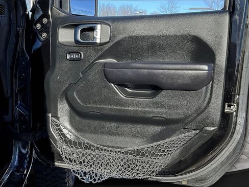 Used 2018 Jeep Wrangler Unlimited Sport S image 18