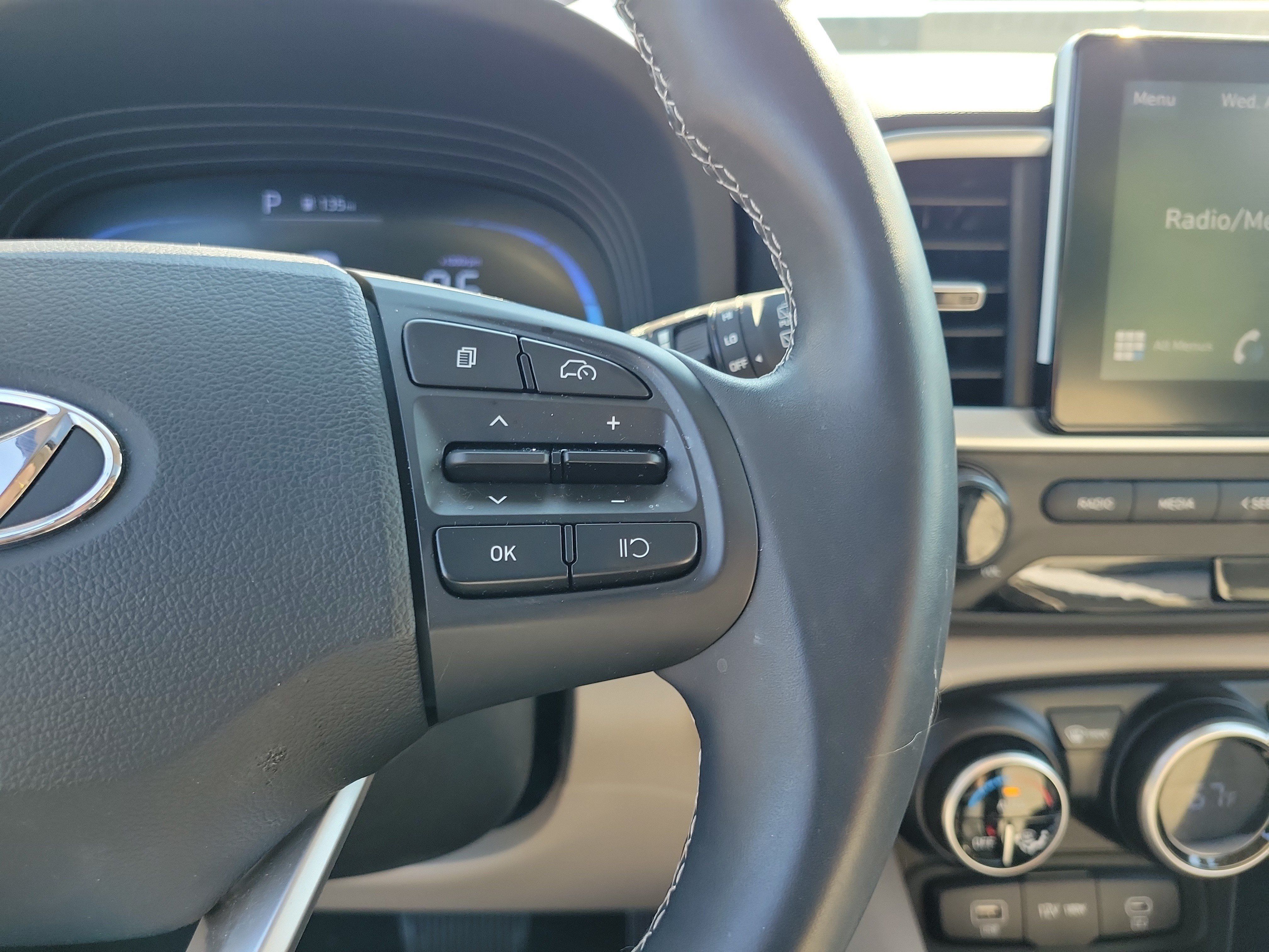 Used 2024 Hyundai Venue SEL FWD image 23