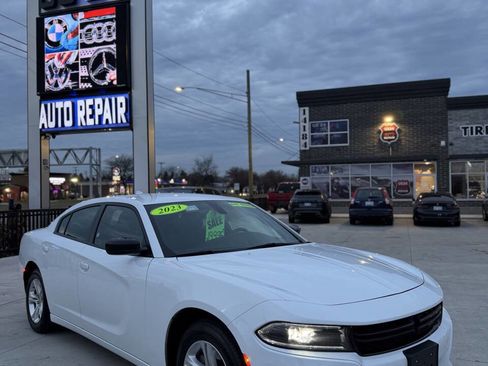 Used 2023 Dodge Charger SXT image 1