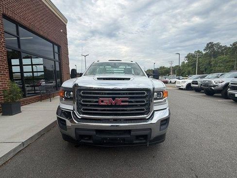 Used 2017 GMC Sierra 3500 2WD Regular Cab image 9