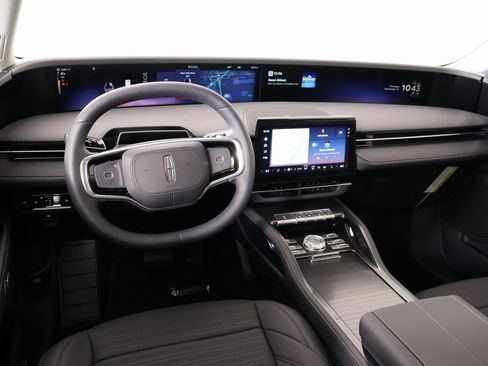 New 2026 Lincoln Nautilus Reserve image 2