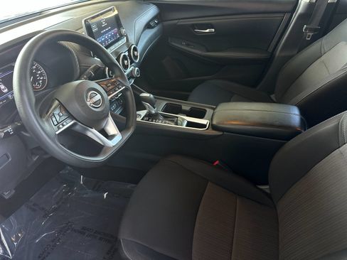 Used 2025 Nissan Sentra SV FWD image 9
