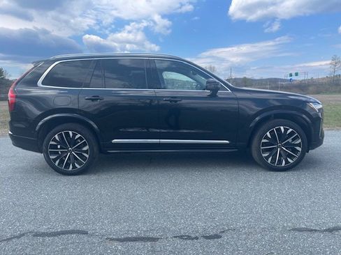 Used 2025 Volvo XC90 B6 Plus AWD/4WD image 2