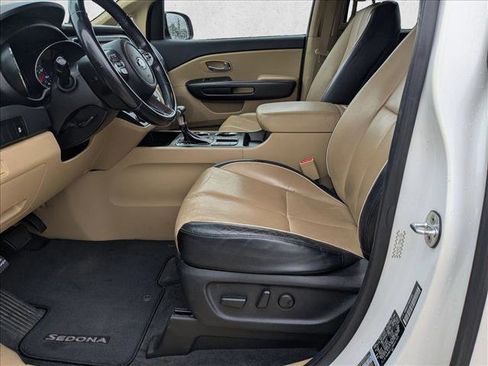 Used 2021 Kia Sedona EX image 14