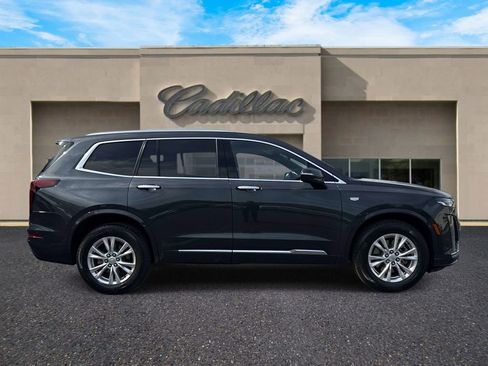 Certified 2023 Cadillac XT6 Luxury FWD image 2