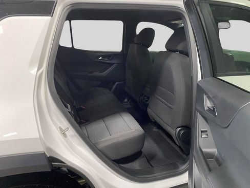 New 2026 Chevrolet Equinox LT image 9