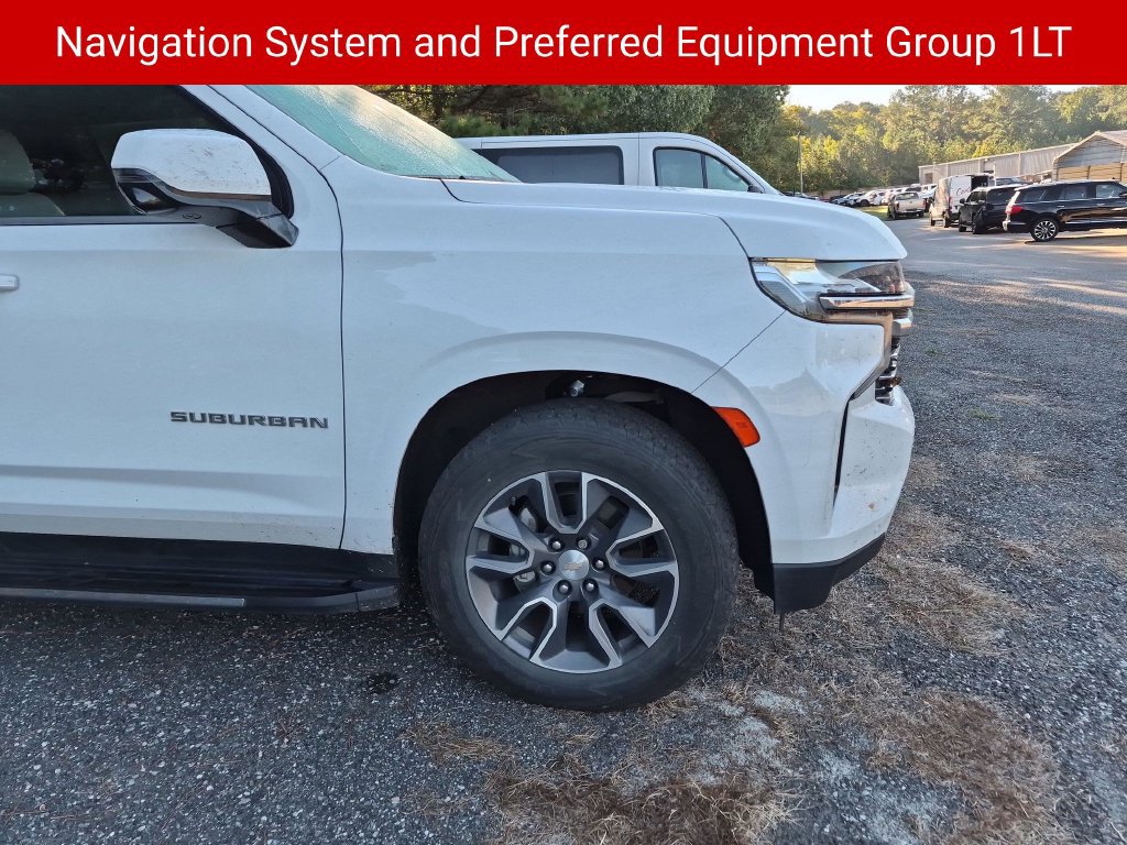 Used 2023 Chevrolet Suburban LT w/ Luxury Package AWD/4WD image 7