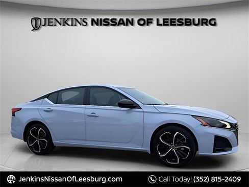 New 2025 Nissan Altima 2.5 SR w/ SR Premium Package image 1