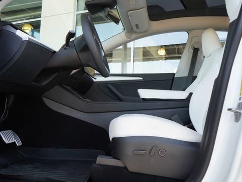Used 2023 Tesla Model Y Performance AWD/4WD image 23