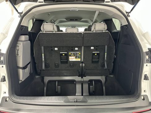 Used 2025 Toyota Sienna LE FWD image 48