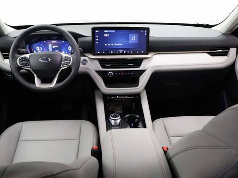 New 2025 Ford Explorer Active w/ Active Comfort Package image 15