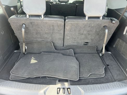 Used 2023 Ford Explorer XLT w/ Equipment Group 202A RWD image 33